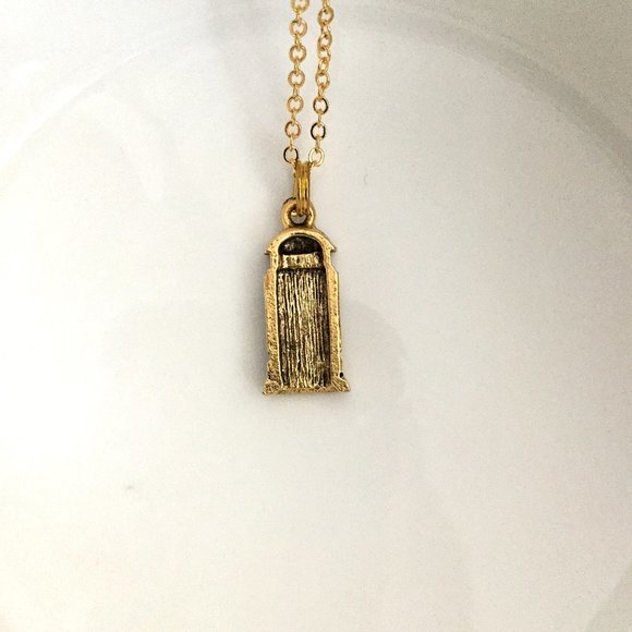 Miniature Telephone Booth London Phone Booth Payphone Phone Box Charm Necklace - Picture 2 of 4